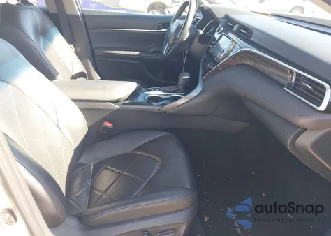 2018 Toyota Camry Hybrid Xle z USA, uszkodzony, nr VIN 4T1B21HK5JU005196